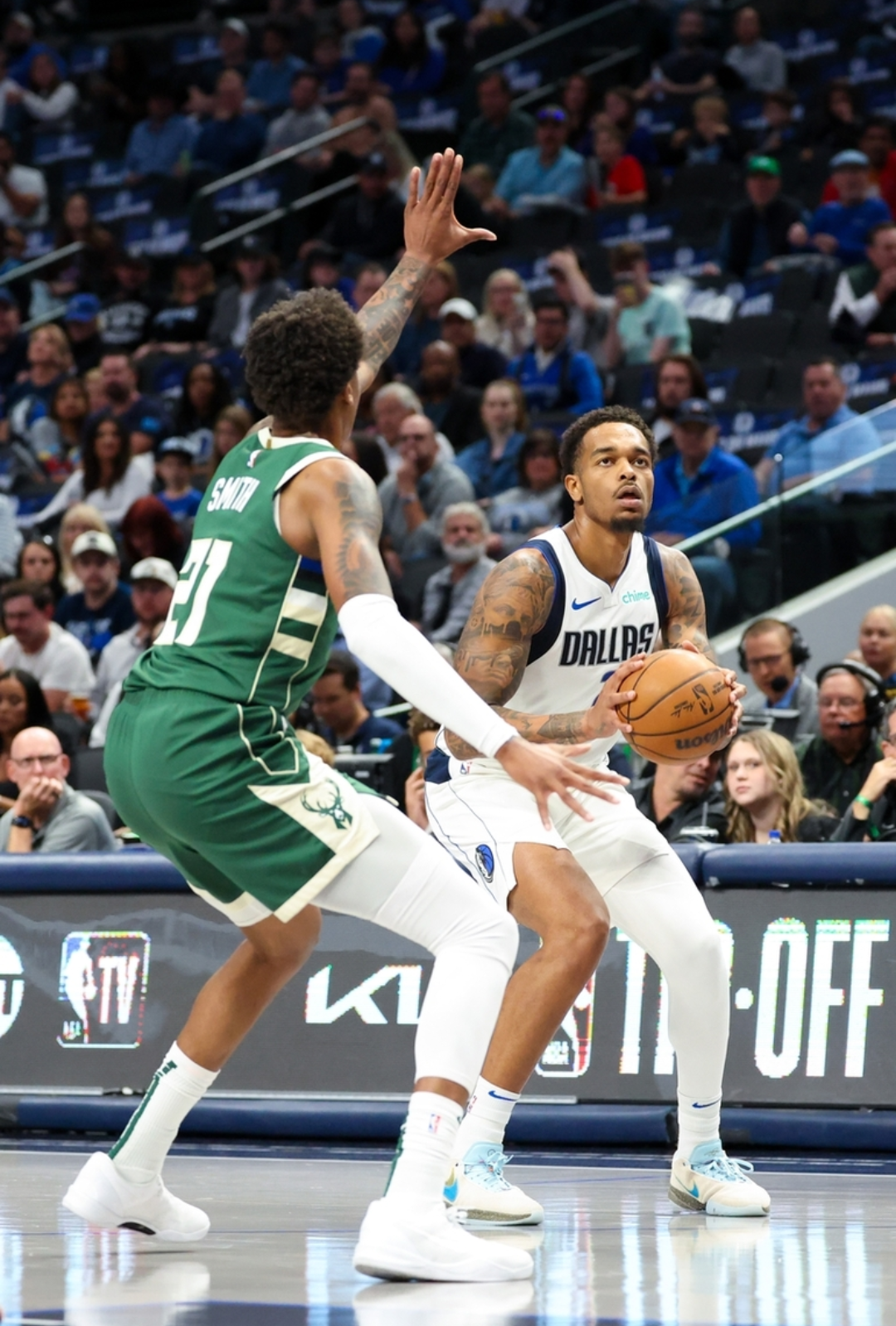 开云平台 -包含密尔沃基雄鹿训练开放日,清晨复出首秀引欢呼,西甲在即,数据趋势出现新变化的词条