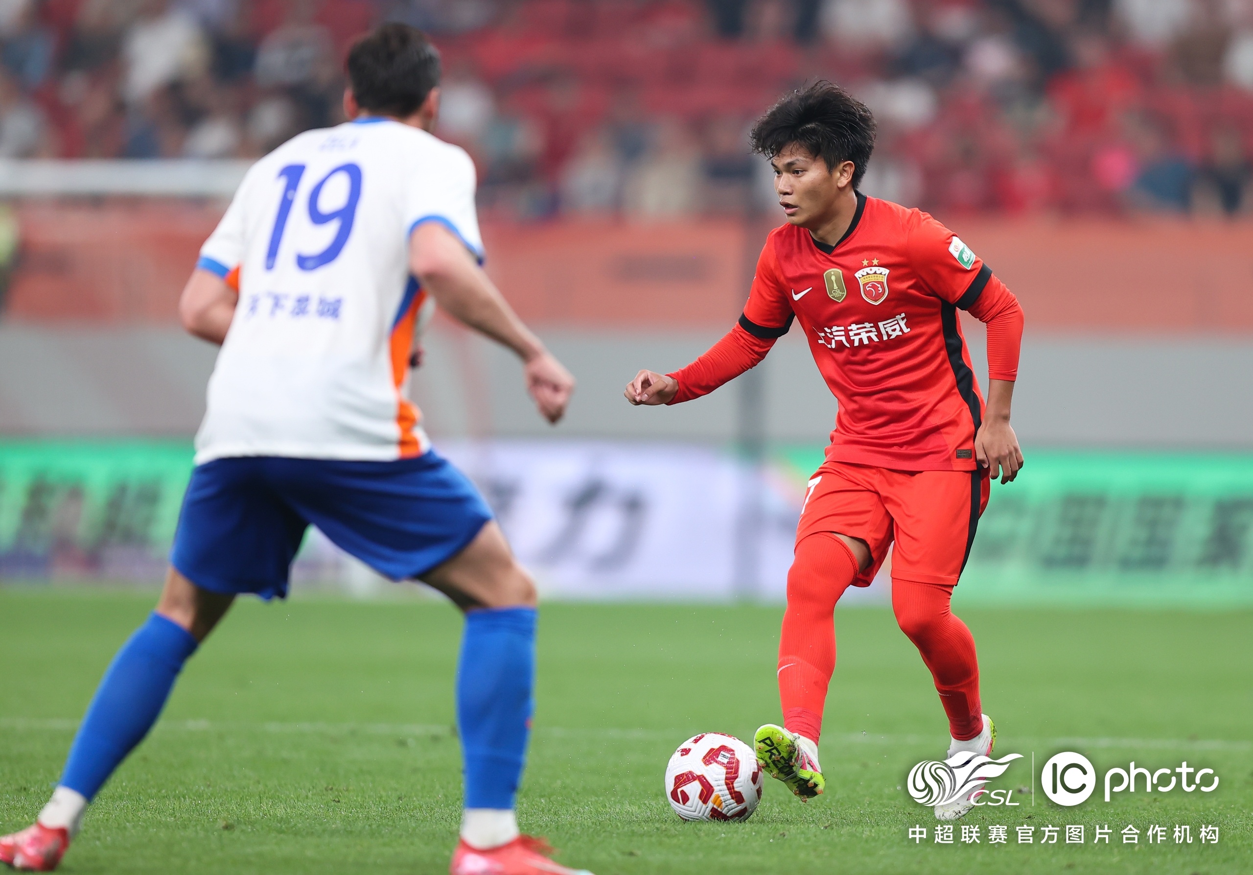 开云体育 -法国杯今晨走向成谜,上海海港强势反弹,压力陡增,控场能力受关注(新海诚2025下一步新作)