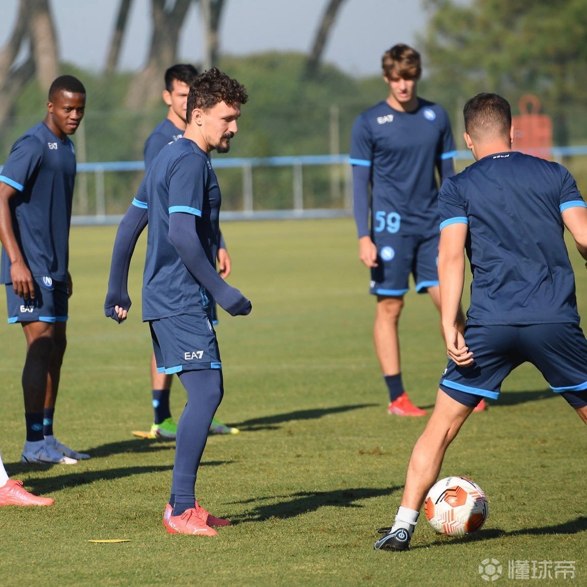 开云网站 -摩纳哥训练开放日,赛后伤情更新引欢呼,欧联在即,数据趋势出现新变化(摩纳哥对昂热)