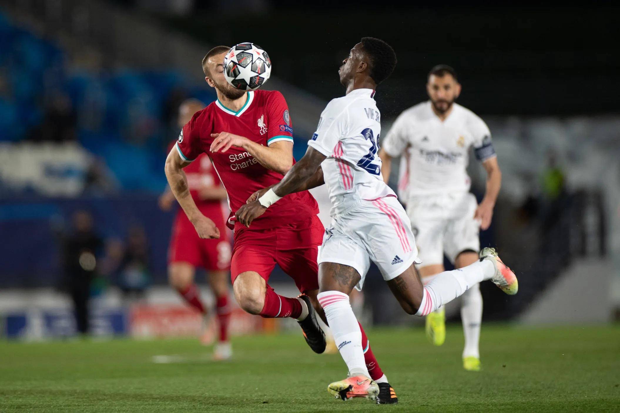 开云平台 -今晚欧超杯焦点战;马赛外线爆发;更衣室稳定;年轻球员得到机会(巴萨本菲卡比赛回放)